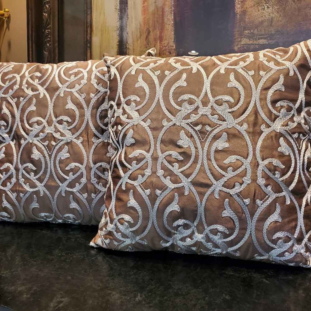 Beautiful high quality decorative pillows